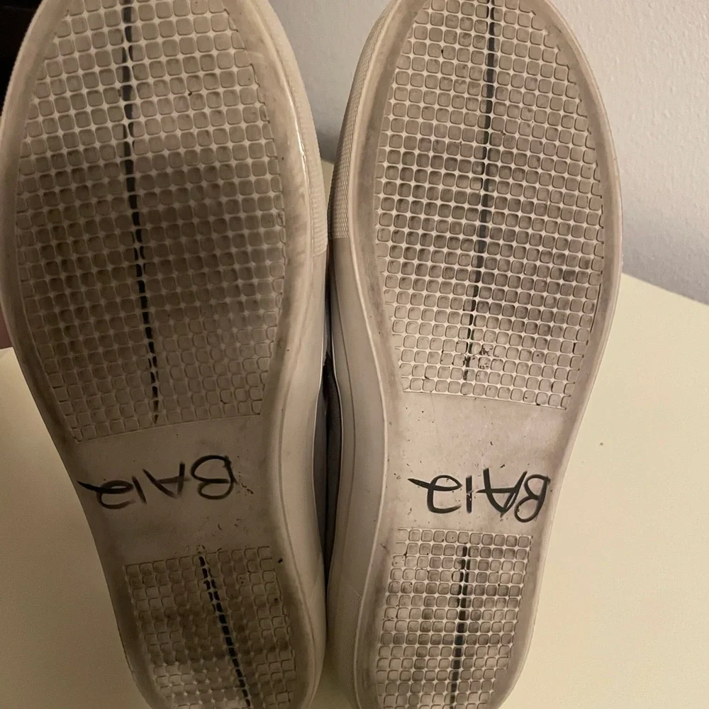 Steve Madden Grey Suede Slip-on Sneaker Gills Size 9.5 Casual